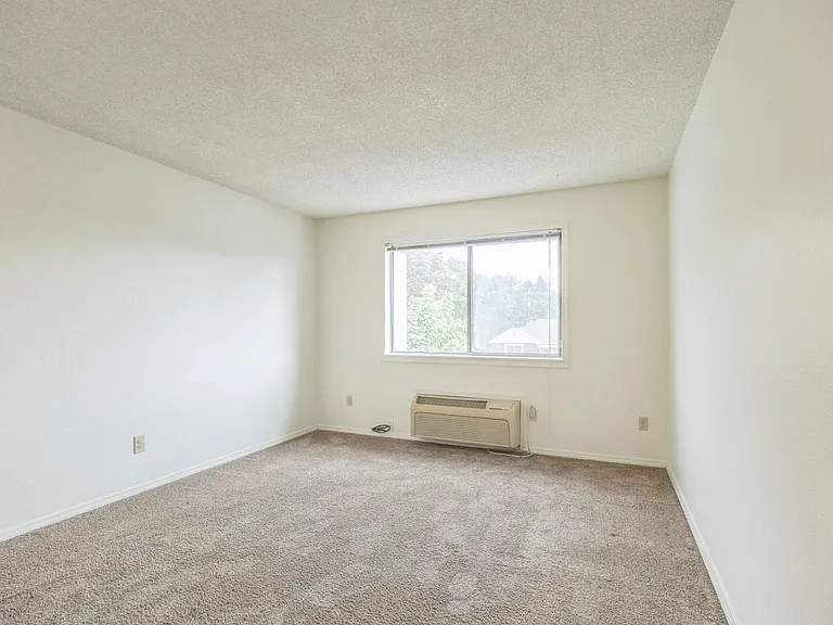 20th Ave Apartments — Photo 12