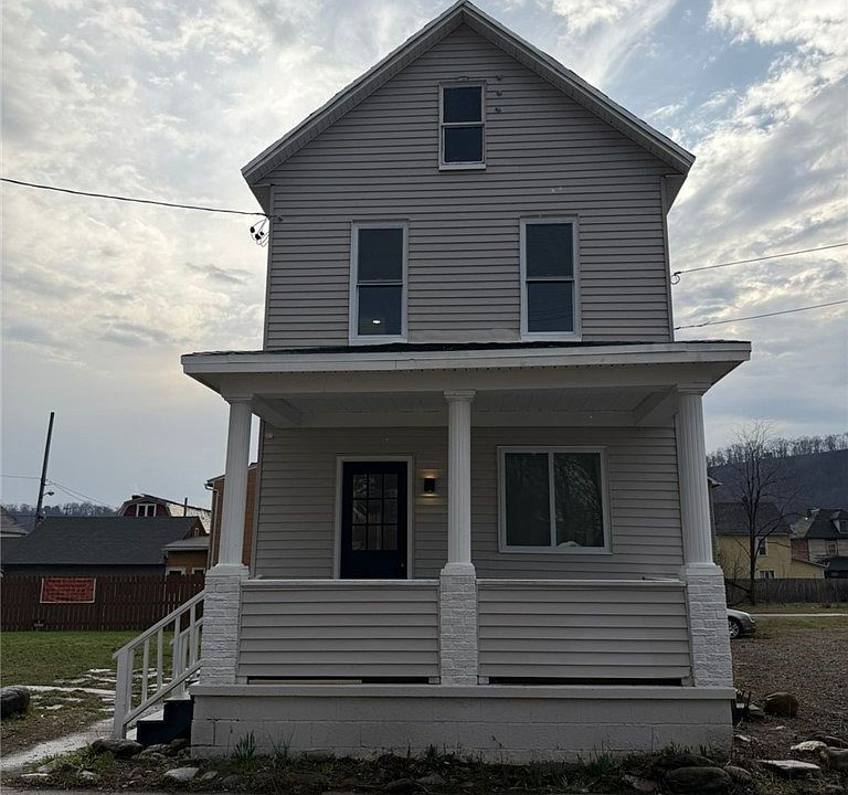 1st image of 814 Oak St