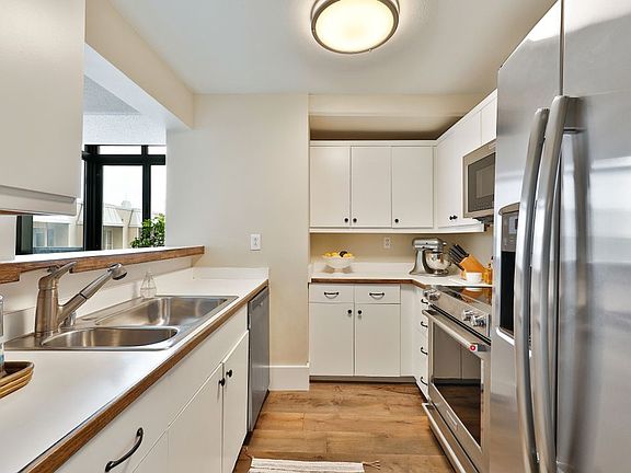 3rd image of 1 Daniel Burnham Ct APT 418
