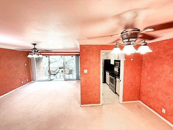 2nd image of 522 E Avenue J #522