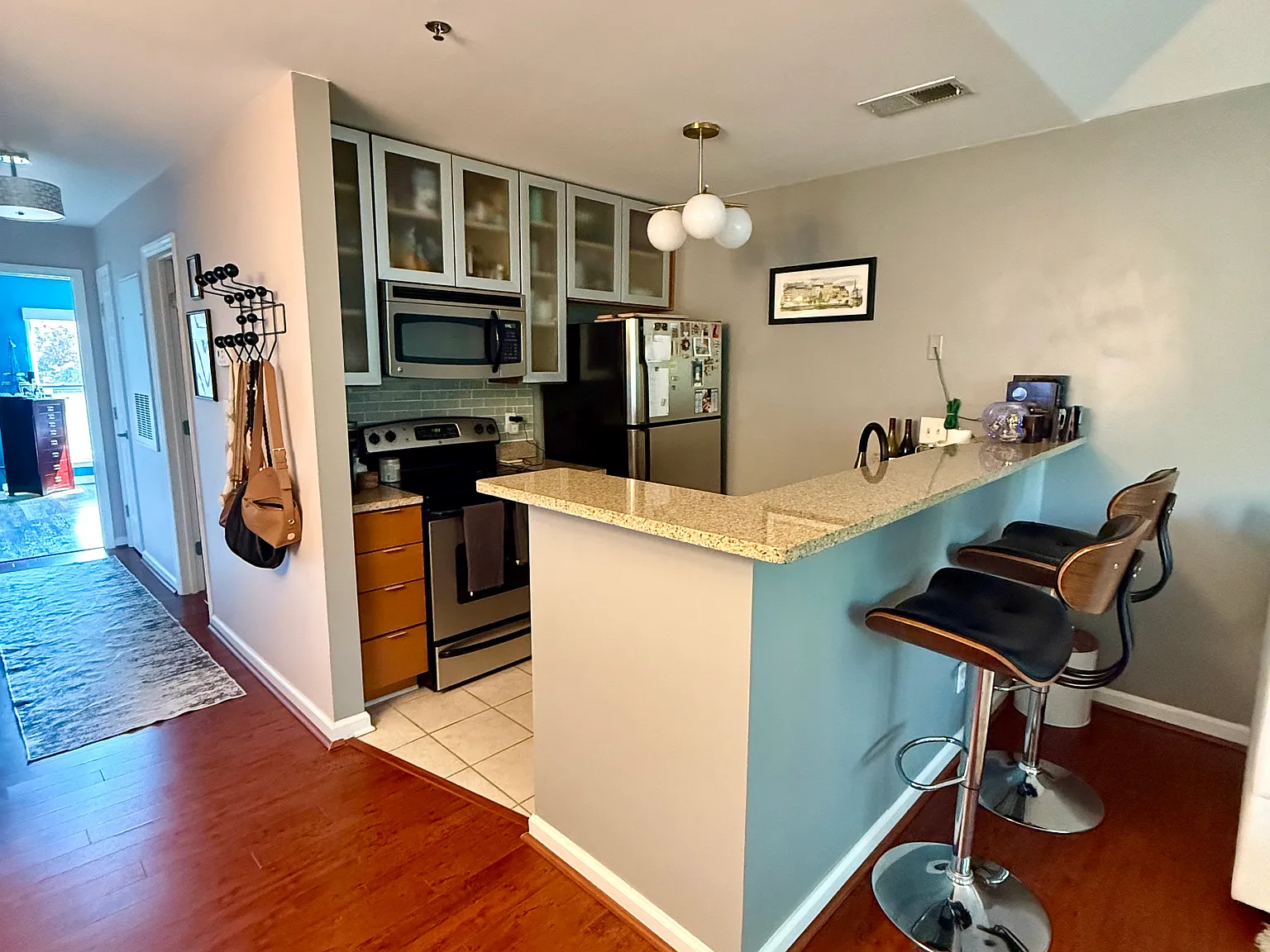 1 bed, 621 sqft, $2,400 — Photo 3