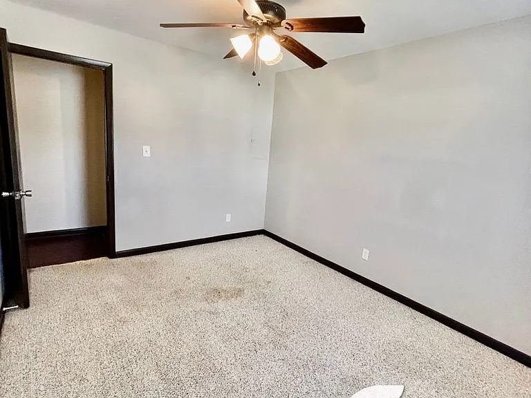 6727 Vaughn Rd — Photo 13