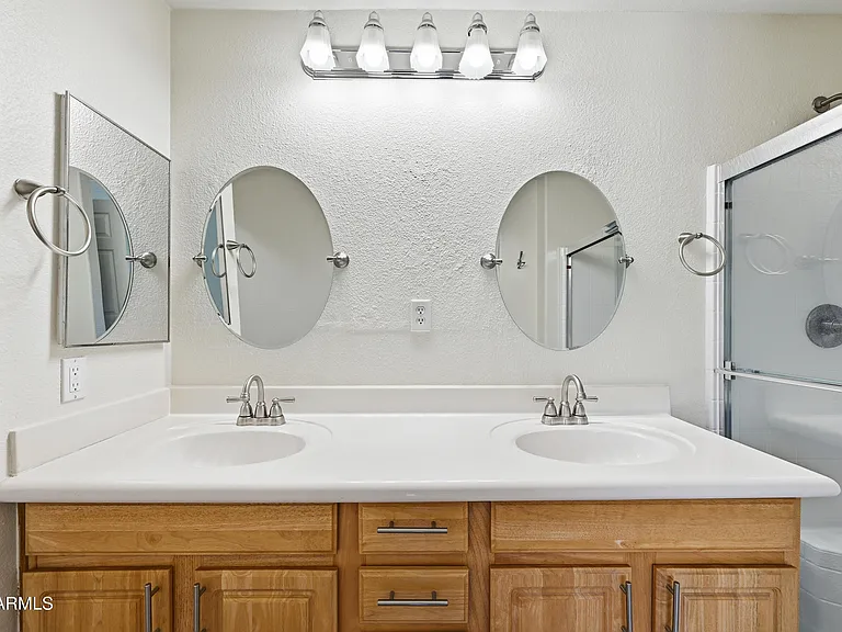 920 E Devonshire Ave #2027 — Photo 13