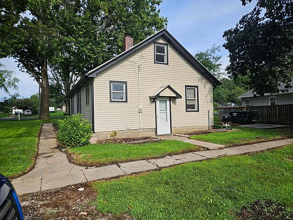 3rd image of 307 N Davis Ave