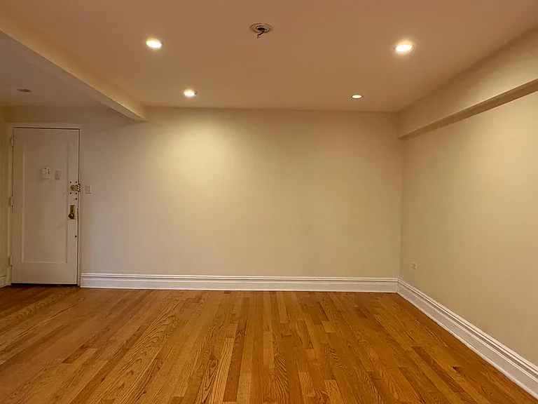 69 Bennett Ave #101 — Photo 4