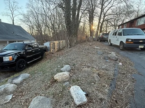 25 Agnes Street, Bridgeport, CT 06606