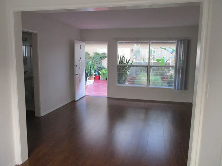 1217 Havenhurst Dr — Photo 5
