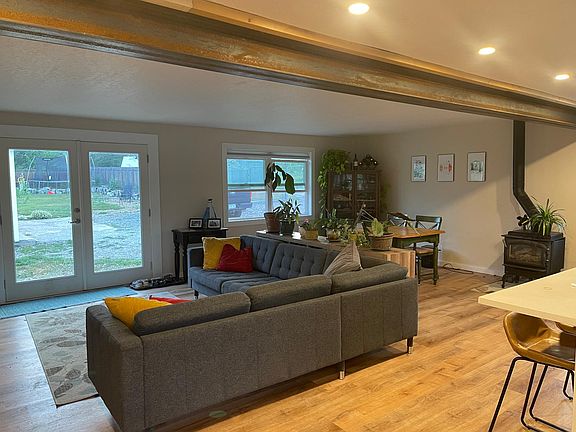 5th image of 40567 Steamboat Dr
