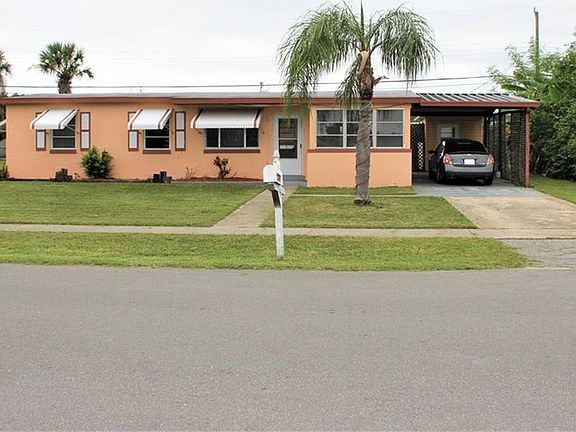 3rd image of 21490 Gladis Ave