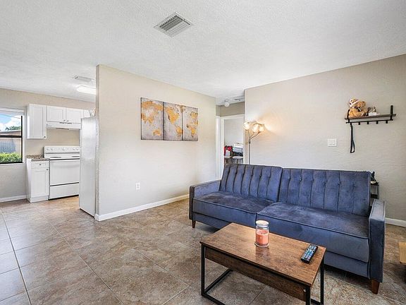 3rd image of 4219 Winchester Lane