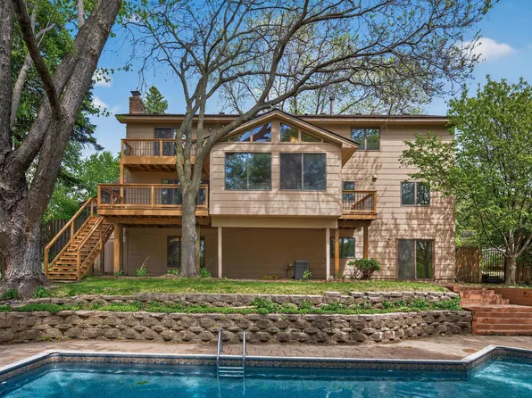 15104 Chestnut Cir, Burnsville, MN 55306