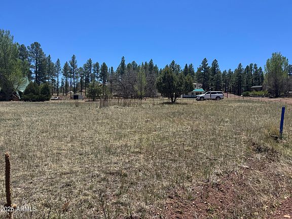 4th image of 527 SUMMIT Drive #196