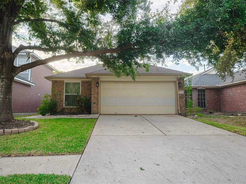7607 River Pines Dr