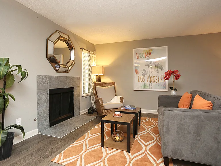 555 Eagles Crest Village Ln — Photo 23