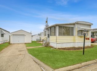 203 Rimrock Dr, West Des Moines, IA 50265