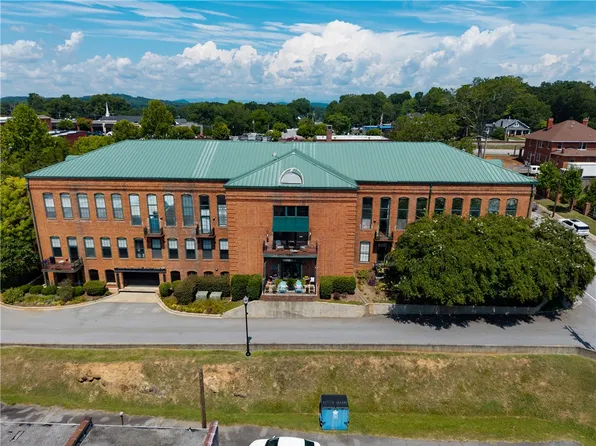 102 Russell St APT 206, Easley, SC 29640