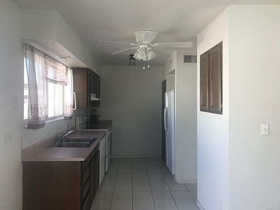 5th image of 155 Acoma Blvd N