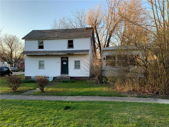 99 3rd St, New London, OH 44851
