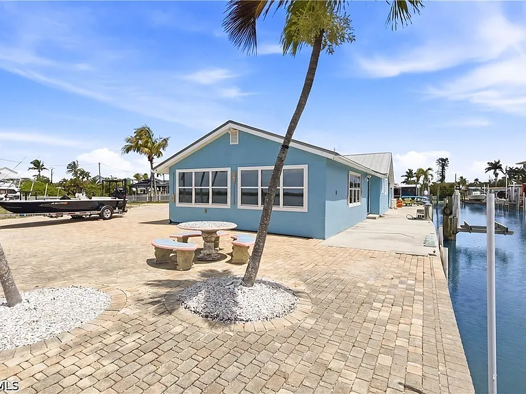 2669 Coco Plum Dr — Photo 2