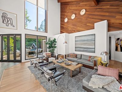 1051 Angelo Dr, Beverly Hills, CA, 90210