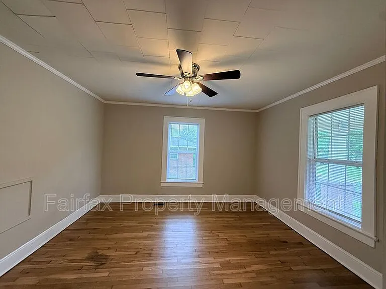 912 Massey Ave — Photo 12
