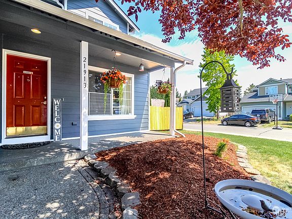 3rd image of 21913 65th Avenue E