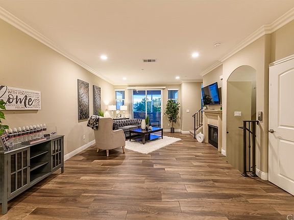 4th image of 7003 Passons Blvd