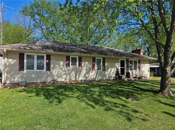 502 Erwin Ave, Urich, MO 64788