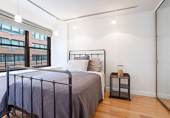 3rd image of 301 E 64th St APT 5L