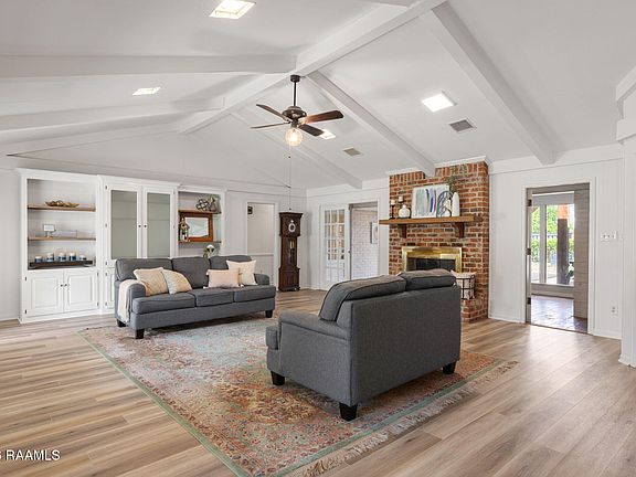 4th image of 536 Robert Lee Cir