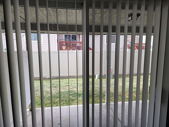 4th image of 2121 35th Ave #15