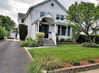 155 Jefferson Ave, Roslyn Heights, NY 11577