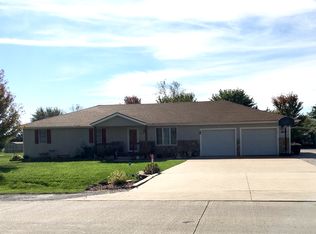 1005 E Miller Rd, Iola, KS 66749