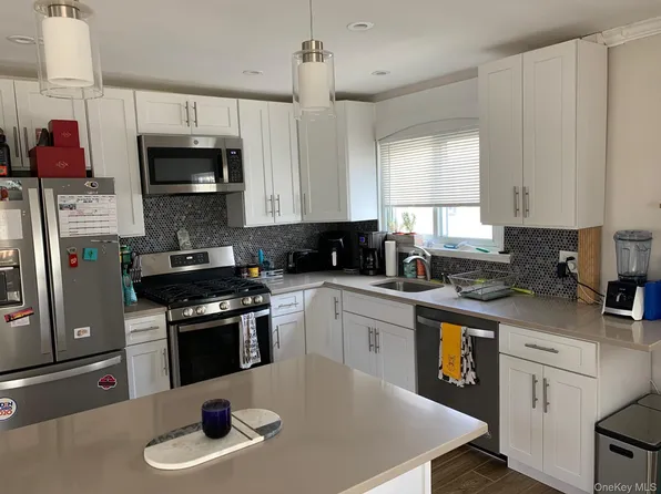 533 E Chester St, Long Beach, NY 11561