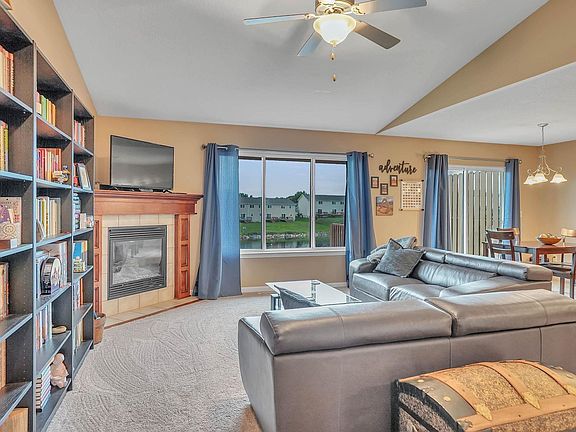 4th image of 4825 Algonquin Dr APT 2