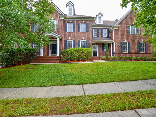 5004 Woodview Ln