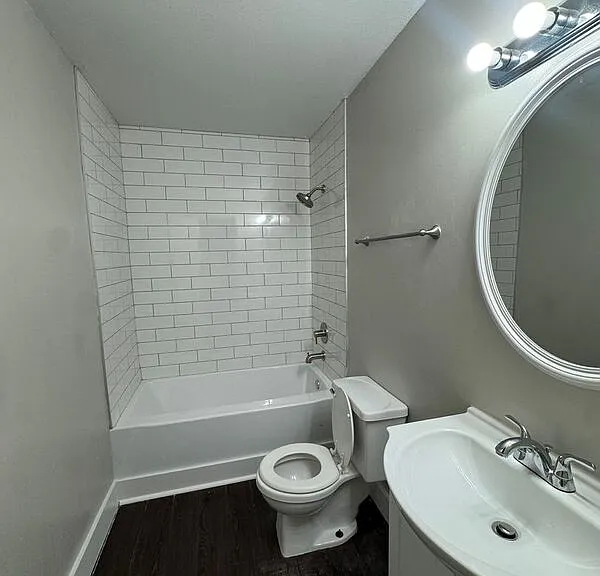 2929 E University St #4 — Photo 8