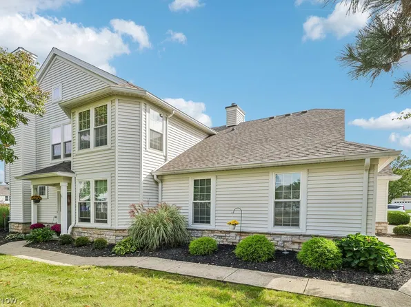 33290 Fairport Dr, Avon Lake, OH 44012