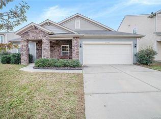 1401 Yellow Daisy Dr, Matthews, NC 28104