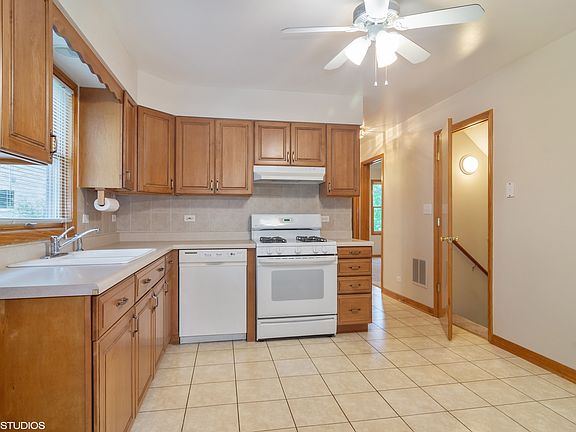4th image of 9091 N Cumberland Ave
