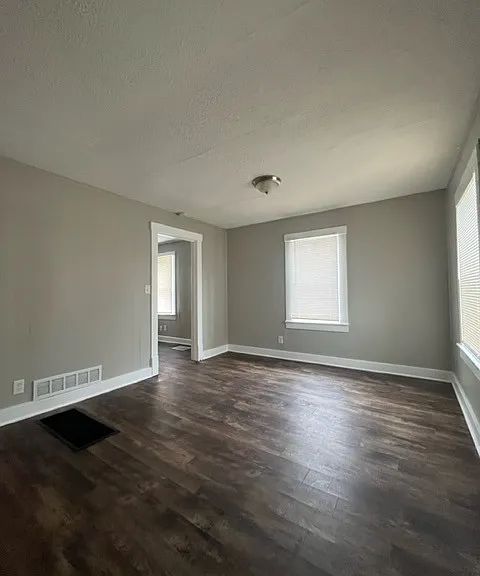 1907 Lower Hunters Trce — Photo 2