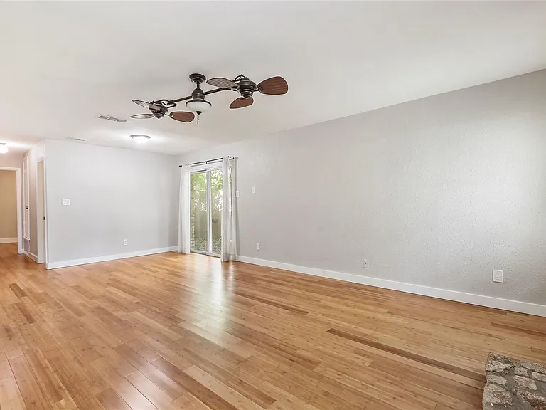 2402 Berkeley Ave #A — Photo 11