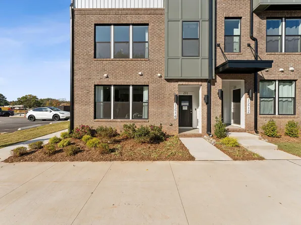 1218 Coach Station Aly #101, Raleigh, NC 27601