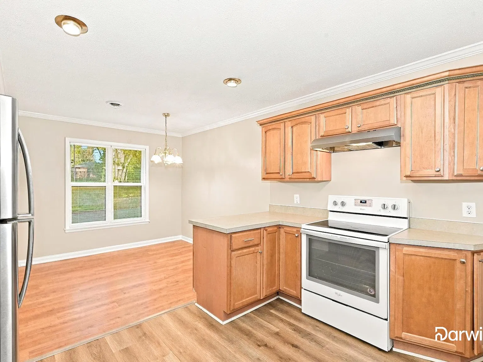3 bed, 2.0 bath, 1556 sqft, $1,955 — Photo 2