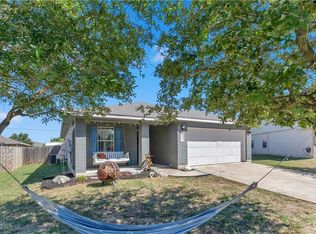 105 Paddington Way, Hutto, TX 78634