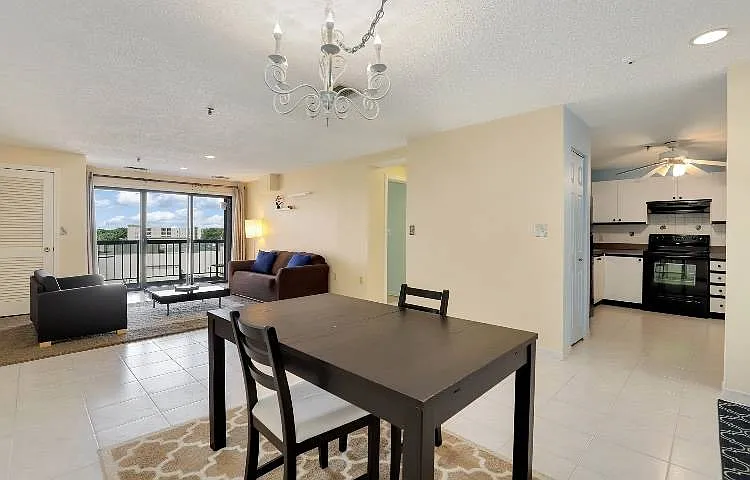 2 bed, 1206 sqft, $2,750 — Photo 2