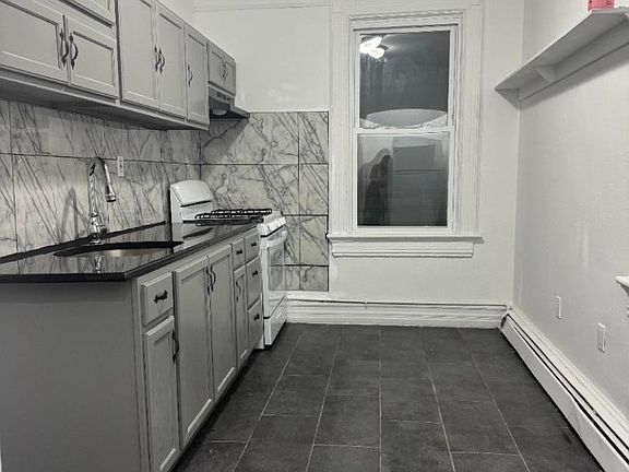 2nd image of 681-683 S 17th St