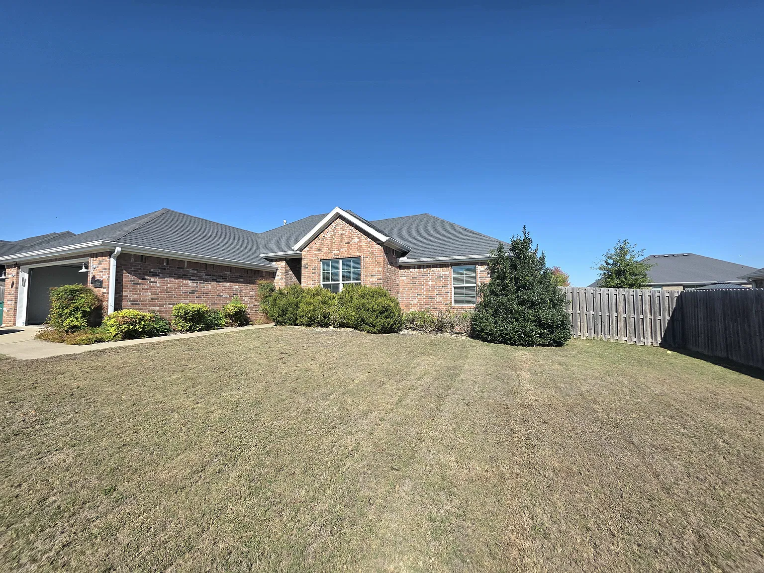 4 bed, 1704 sqft, $2,100 — Photo 1