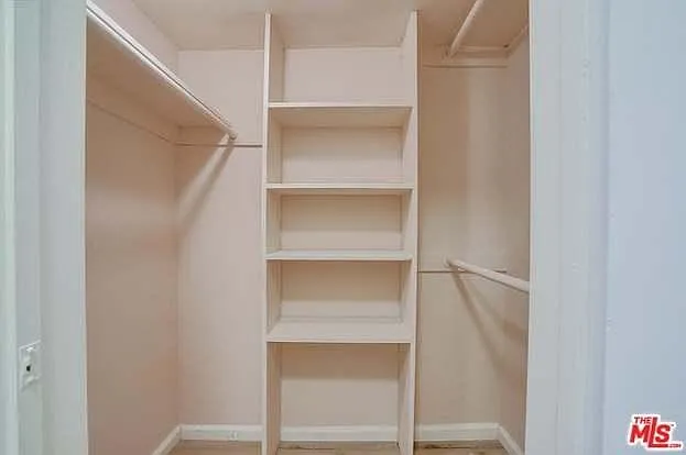 321 N Palm Dr #5 — Photo 9