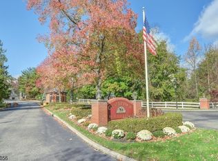 175 Surrey Ct, Ramsey, NJ 07446